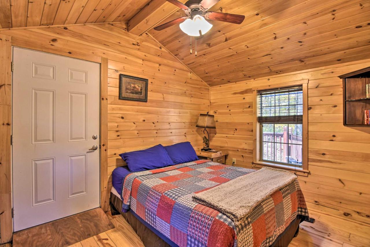 Rural Cabin Hideaway With Fire Pit And Mtn Views! Parsons Esterno foto