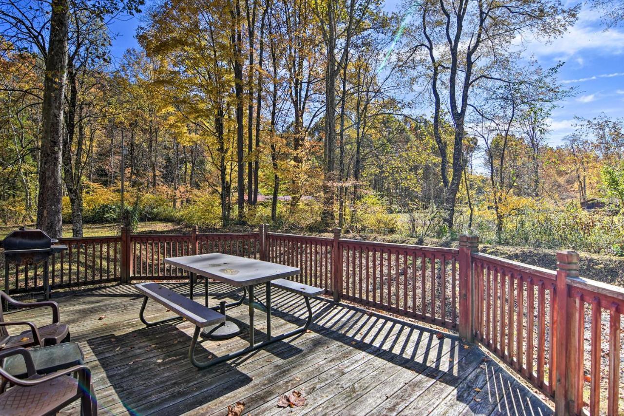 Rural Cabin Hideaway With Fire Pit And Mtn Views! Parsons Esterno foto
